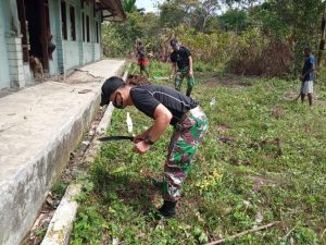 Ciptakan Hubungan Teritorial yang Erat, Satgas Yonif Raider 100/PS Pos Yabanda Gelar Karya Bhakti Bersama Masyarakat