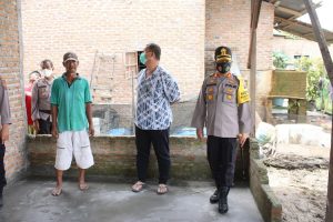 Kapolres Serdang Bedagai Tinjau Pembangunan Bedah Rumah Korban Angin Puting Beliung
