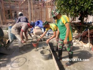 Wujud Kemanunggalan Satgas Yonif MR 413 Kostrad dengan Masyarakat