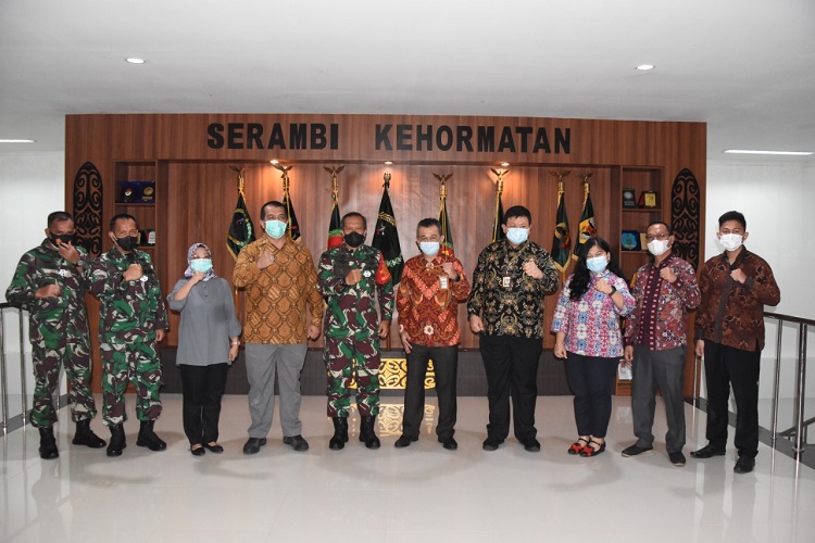 Pangdam XVIIIKasuari Terima Kunjungan KPK RI dan KONI Papua Barat