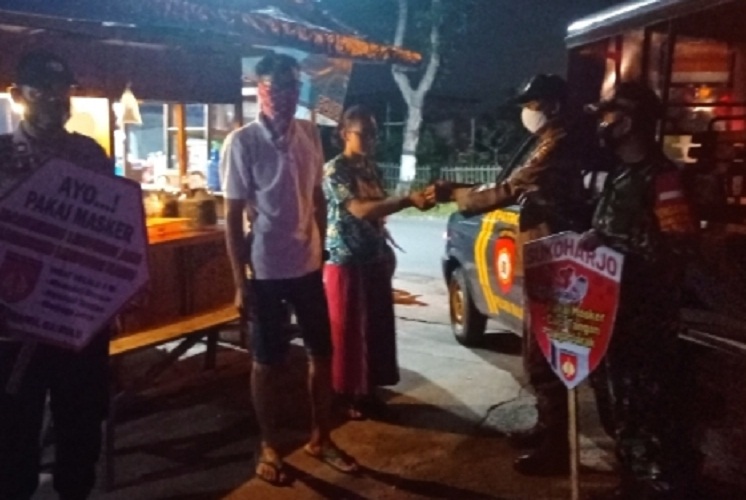 Demi Turunnya Kasus Covid-19, Aparat Wilayah Bulu Gencar Menggelar Himbauan Prokes Siang Malam