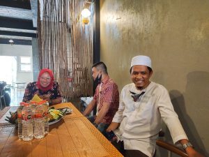 Kejutan Nasi Tumpeng Membuat Kaget Ketua DPW Kamijo Kalbar