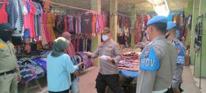 Ops Yustisi ke Pasar Tradisional, Polres Serdang Bedagai Bagikan 250 Masker kepada Masyarakat