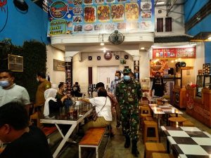 Tegas dan Humanis Muspika Medan Helvetia Bubarkan Kerumunan Warga