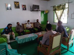 Ketua MUI Didatangi Kapolsek Medan Helvetia dengan Acara Halal Bihalal