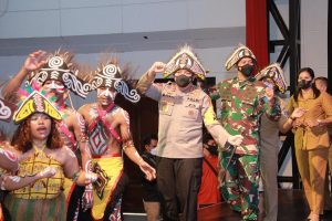 Berkat Sinergitas TNI-Polri Bina Mahasiswa Papua di NTB, Tersaji dalam Pentas Seni Peringatan Hari Lahir Pancasila