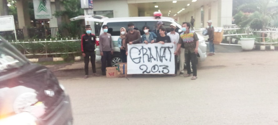 Wujud Kebersamaan Antara Pengurus RW 04 Wanasari Relawan Ambulan Bersinergi Serta Security RSUD Kab Bekasi