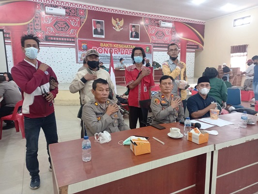 Sambut HUT Bhayangkara ke-76, Giat Donor Darah Beserta Insan Media Polres Pelabuhan