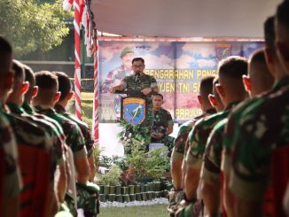 Mayjen TNI Sulaiman Agusto Membina dan Mengontrol Kemampuan Prajuritnya, Rabu (08/06/2022), (Foto: SK/AL)