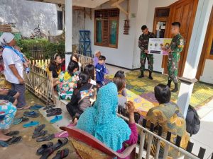 Tim Kesehatan Yonif 312/KH, “Door to door” Memberikan Pelayanan Kesehatan dan Sosialisasi Stunting