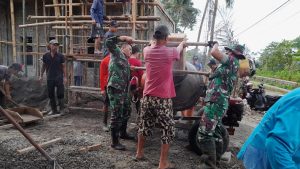 Kerja Bakti Bersama Digelar oleh Anggota Koramil Gandusari
