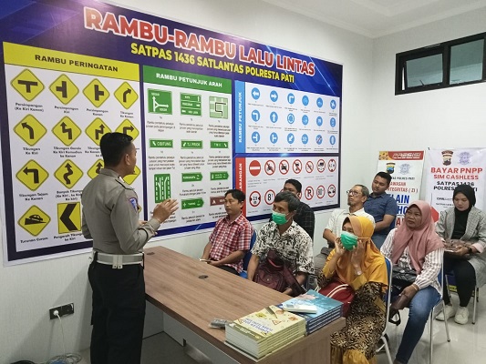 Satpas 1436 Polresta Pati Menggelar Edukasi dan Teknis Pemohon SIM