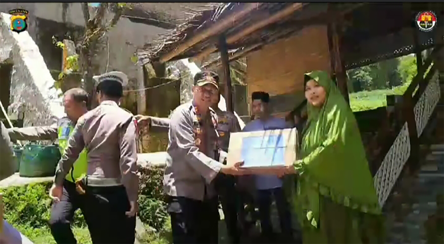 Kegiatan Bakti Sosial di Pondok Pesantren AL Purbanta Desa Jaranguda Kecamatan Merdeka, Selasa (19/09/2023), (Foto: SK/AL)