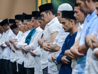 Salat Tarawih di Pendopo Rumah Dinas Wali Kota Medan, Al Ustad Berpesan Menjalani Puasa dengan Penuh Keimanan