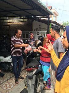 Sambut Ramadhan, Burhanuddin S.E Bagikan Daging Sapi kepada Warga, Ustadz dan Dhuafa