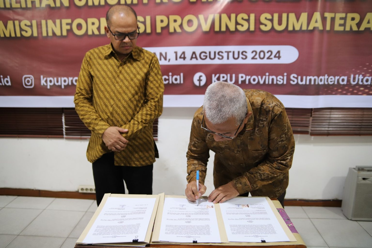 KPU Provinsi Sumut Teken MoU Keterbukaan Informasi Publik Bersama KIP Sumut